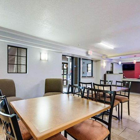 Econo Lodge Del City Екстер'єр фото