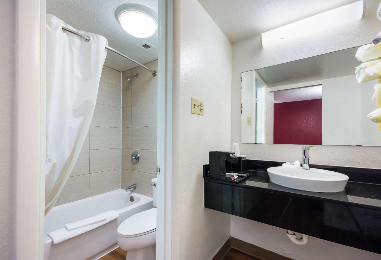 Econo Lodge Del City Екстер'єр фото