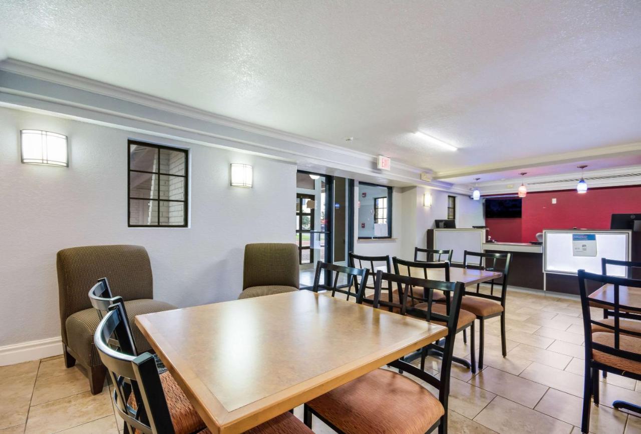 Econo Lodge Del City Екстер'єр фото