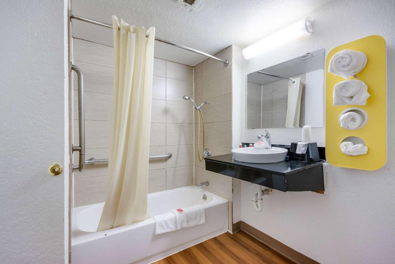 Econo Lodge Del City Екстер'єр фото