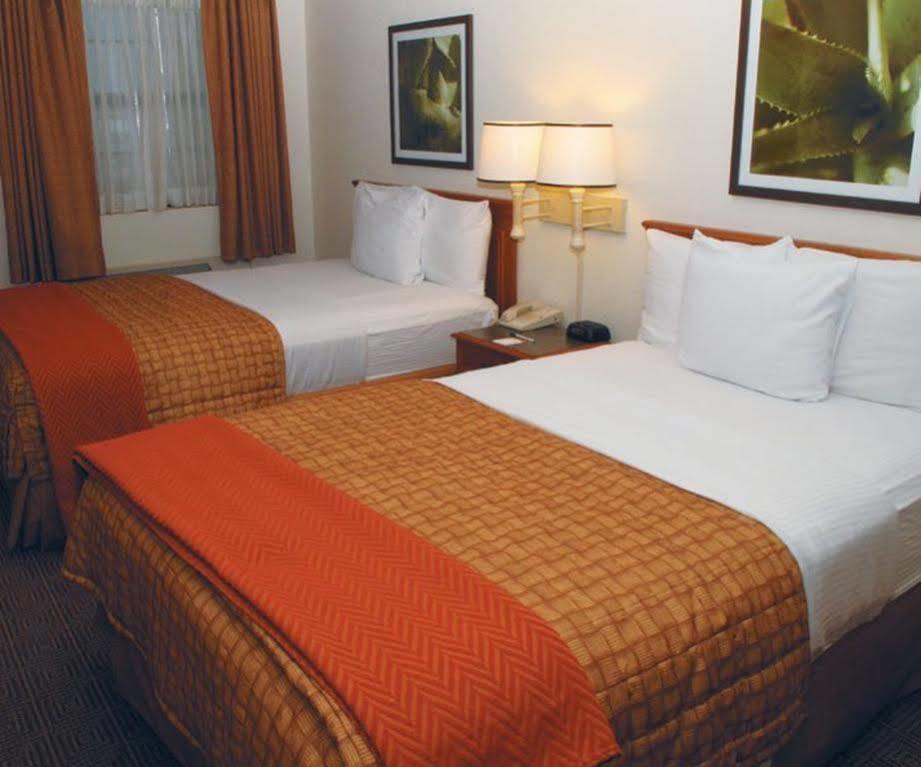 Econo Lodge Del City Екстер'єр фото