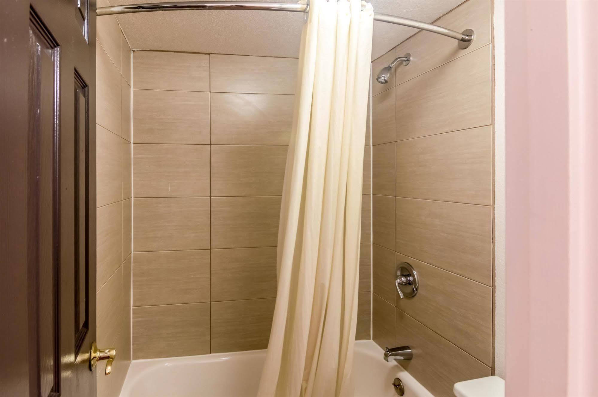 Econo Lodge Del City Екстер'єр фото
